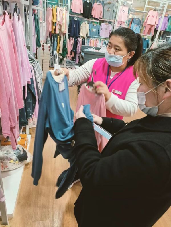 【新時(shí)代商廈寶龍店】企業(yè)文化踐行者（1）想顧客之所想，急顧客之所急